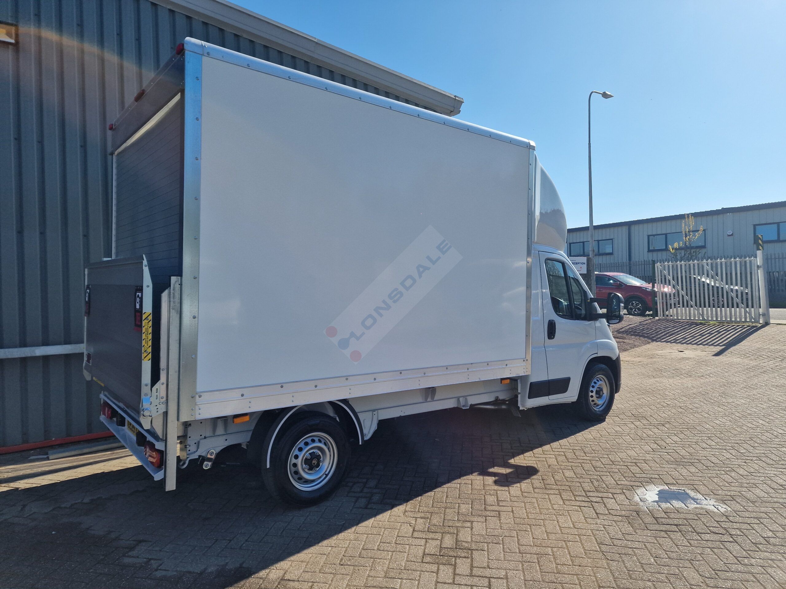 Citroen Relay Luton Body van inc Tail lift 13.4ft 335L3 Blue2.2HDi 140ps Euro 6.4