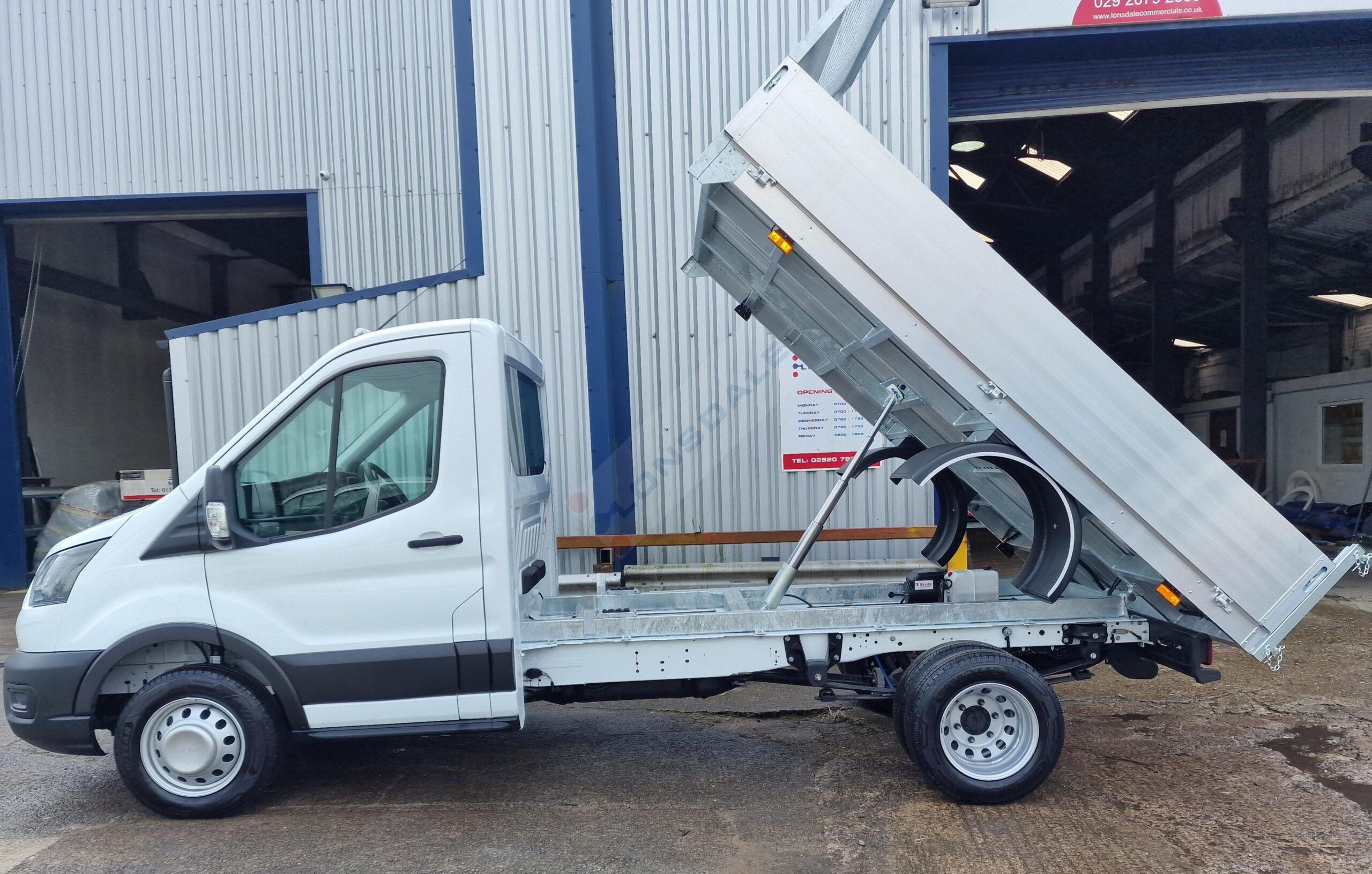 Ford Transit L2 RWD DRW 2.0 Leader Ecoblue 130ps 3200mm Tipper Body