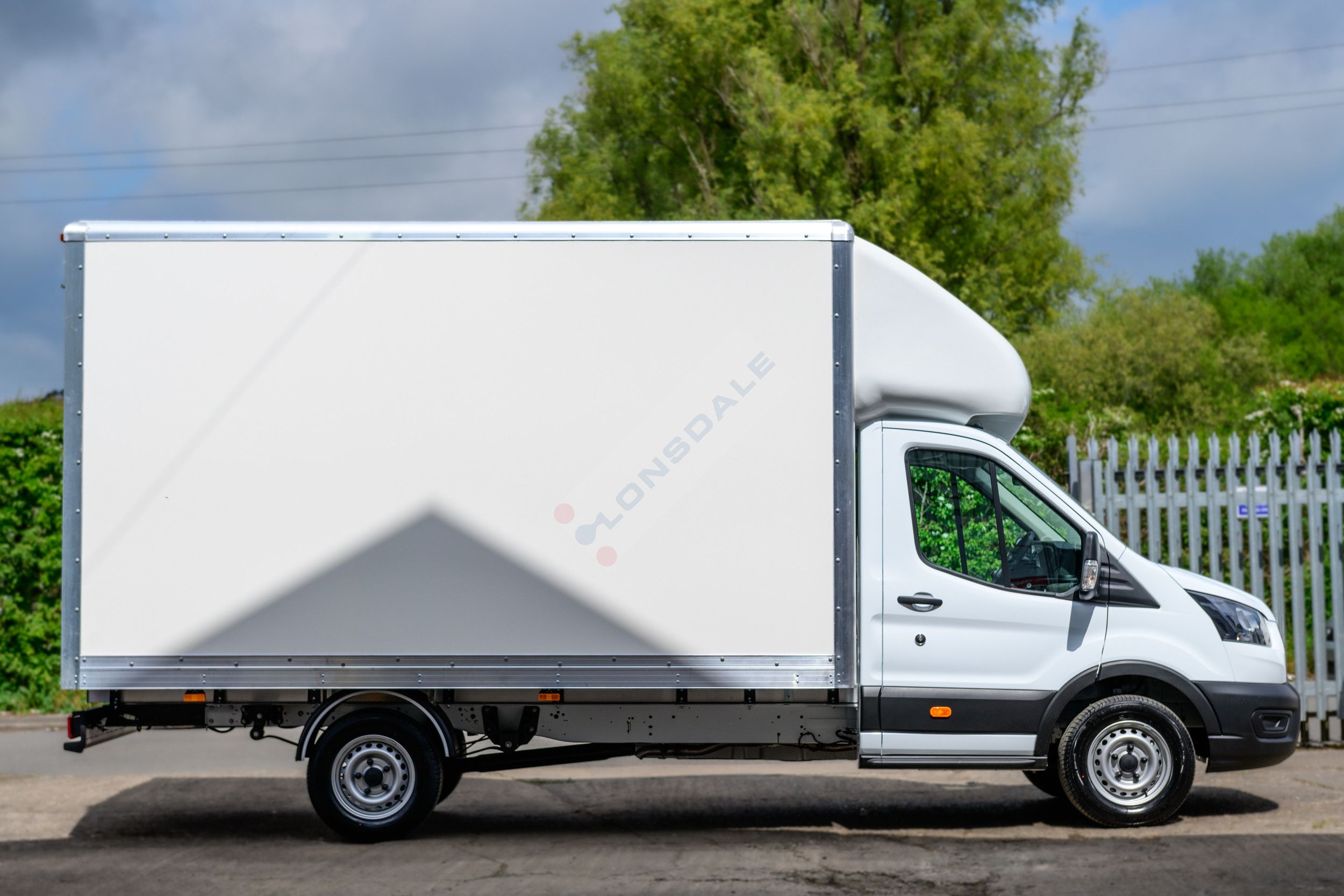 Ford Transit L4 RWD SRW lightweight luton body