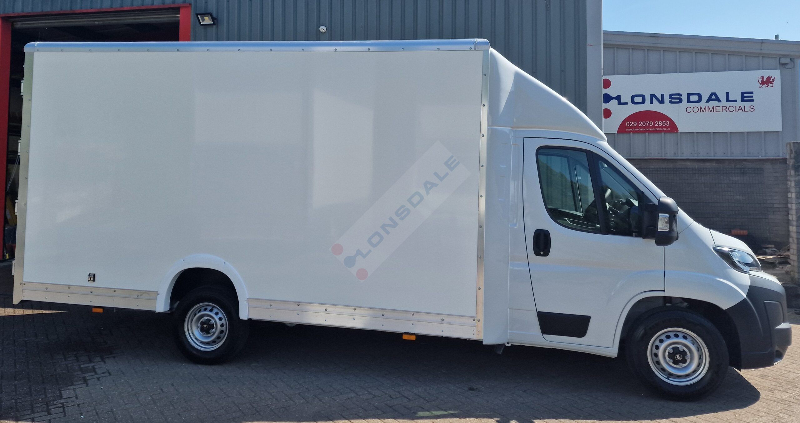 Peugeot Boxer Low Loader Plus 335L3