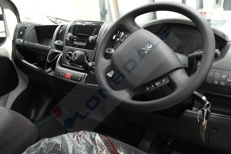Peugeot Boxer Luton Body van 335L3