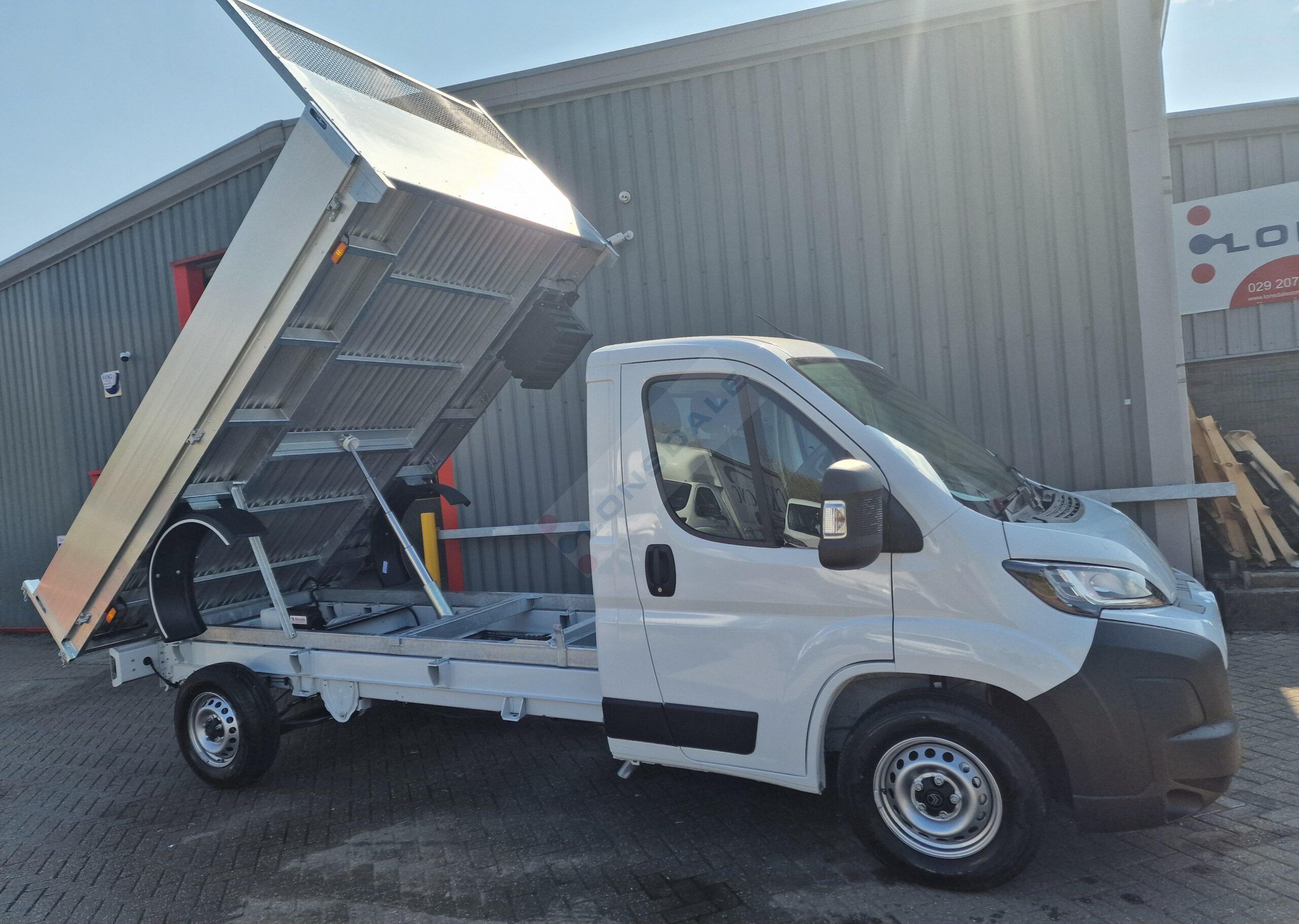 Peugeot Boxer Tipper 11.6ft 335L2 2.2BlueHDi 140ps Euro 6.4