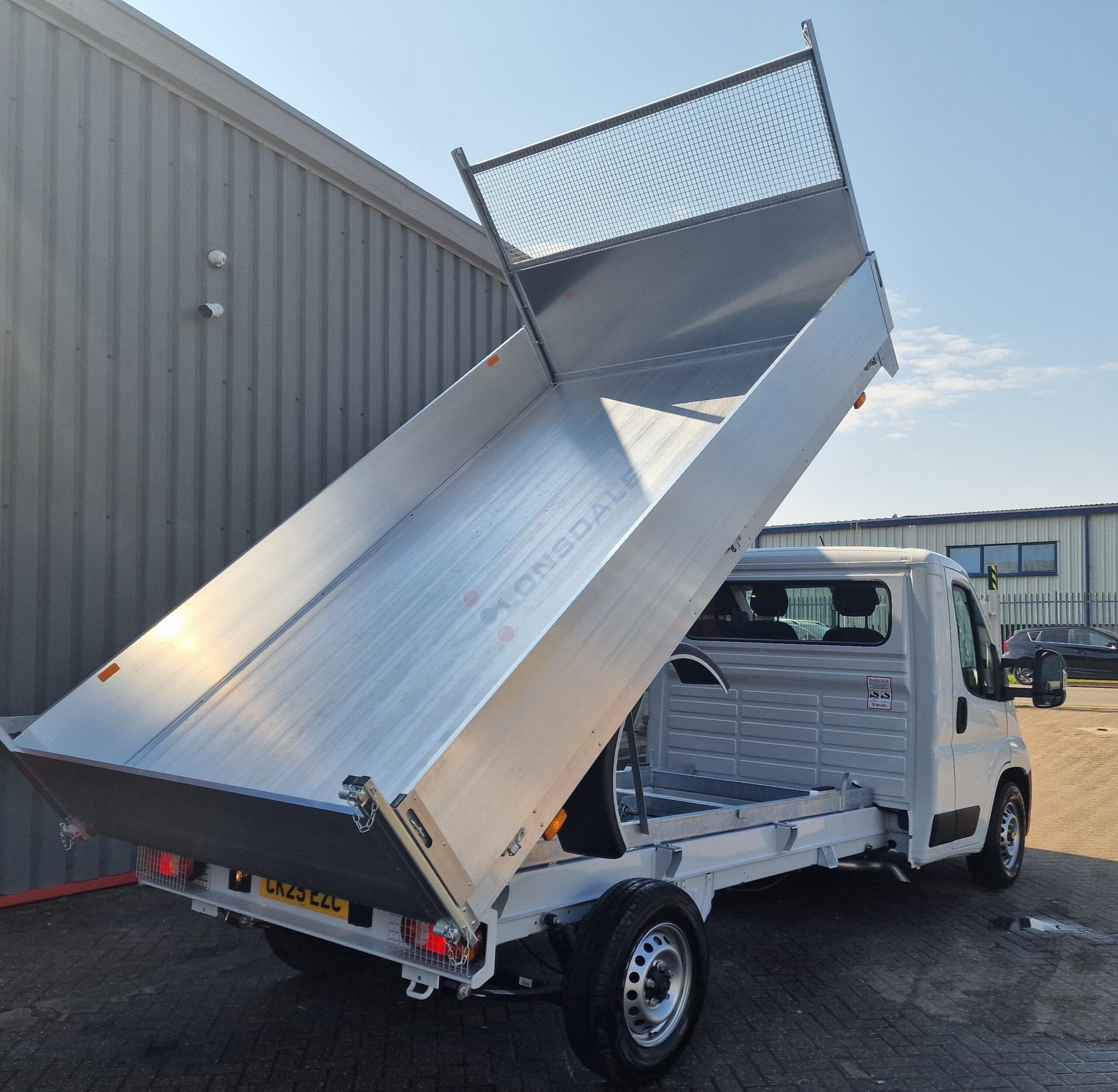Peugeot Boxer Tipper 11.6ft 335L2 2.2BlueHDi 140ps Euro 6.4
