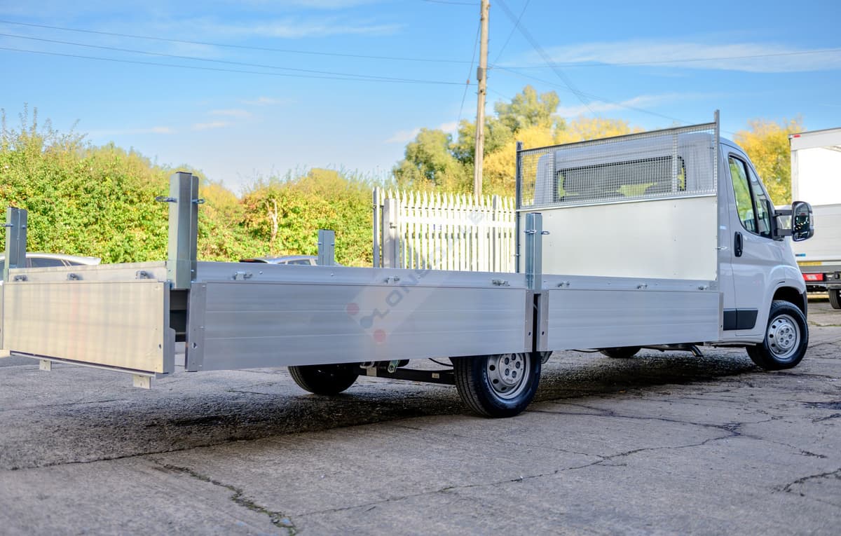 Vauxhall Movano Dropside 15.0ft 335L3 2.2BlueHDi 140ps Euro 6.4, photo 4