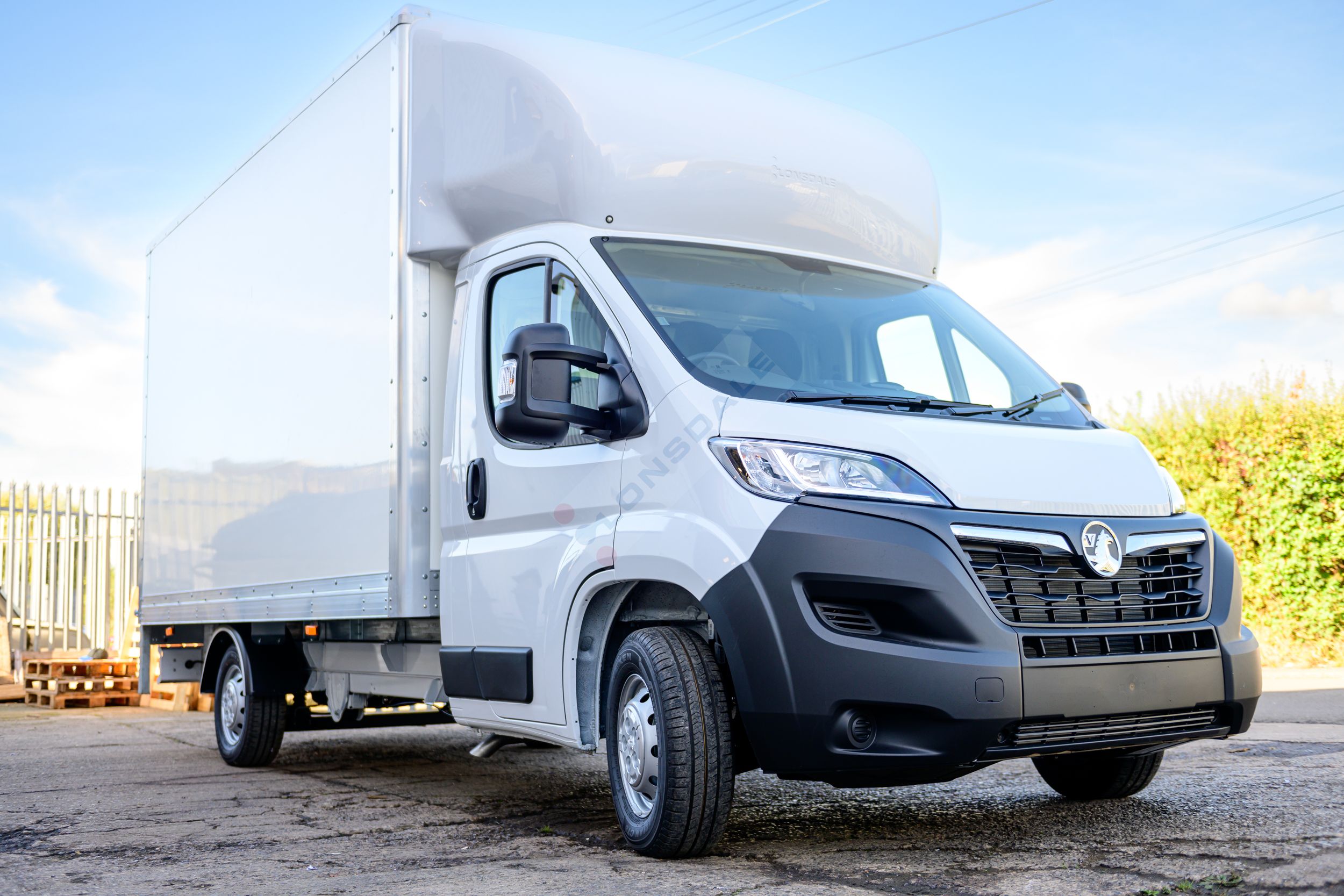 Vauxhall Movano Lightweight Luton Body van 35L3