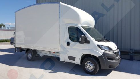 Peugeot Boxer Contour Lightweight Luton Body van 14.6ft 335L3 2.2BlueHDi 140ps Euro 6.4 - Image 2