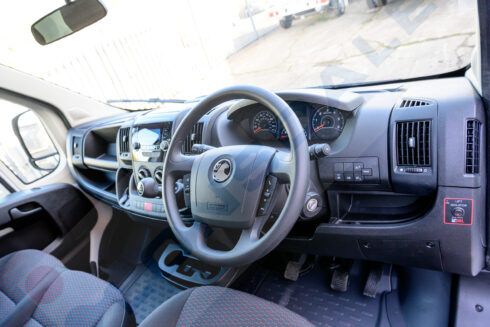 Vauxhall Movano Lightweight Luton Body van 15.6ft 35L3 2.2BlueHDi 140ps Euro 6.4 - Image 13