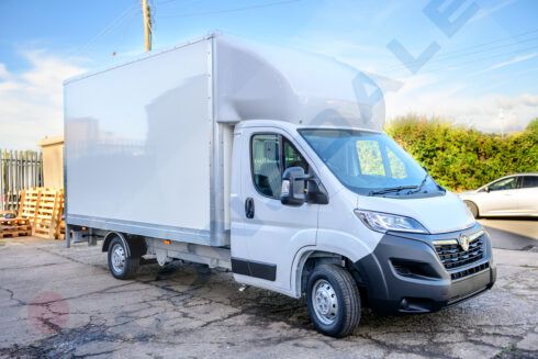 Vauxhall Movano Lightweight Luton Body van 15.6ft 35L3 2.2BlueHDi 140ps Euro 6.4