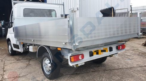 Peugeot Boxer Tipper 11.6ft 335L2 2.2BlueHDi 140ps Euro 6.4 - Image 5