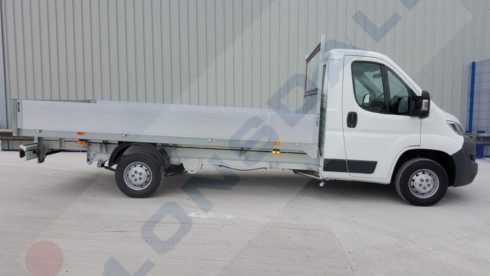 Peugeot Boxer Dropside 13.4ft 335L3 2.2BlueHDi 140ps Euro 6.4