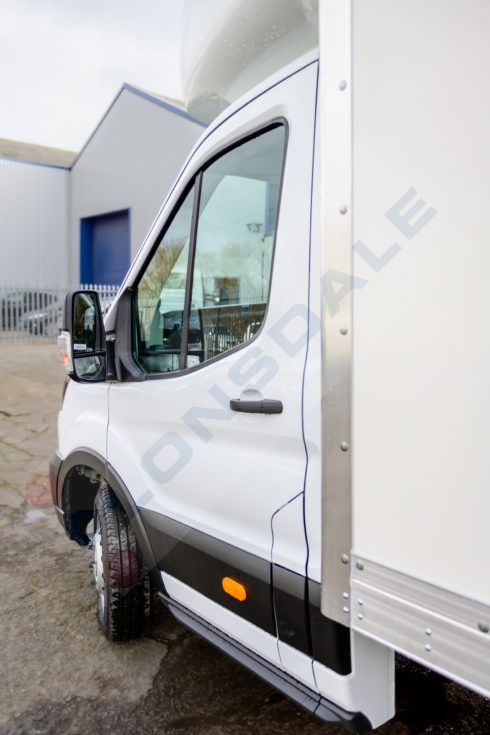 Ford Transit L4 RWD DRW 2.0 Ecoblue 130ps 4500mm lightweight luton body - Image 8
