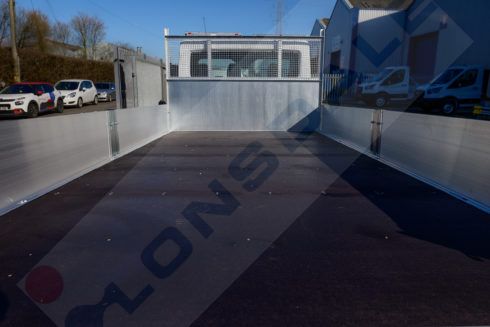 Ford Transit L4 RWD DRW 2.0 Ecoblue 130ps 4500mm dropside body - Image 6