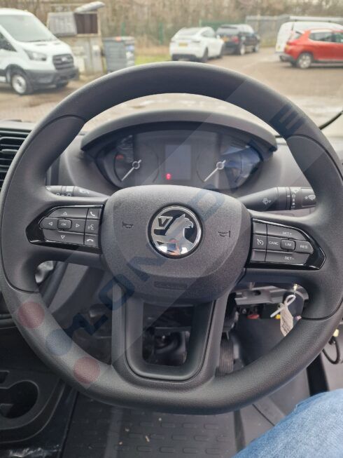 Vauxhall Movano Lightweight Luton Body van 15.6ft 35L3 2.2BlueHDi 140ps Euro 6.4 - Image 17
